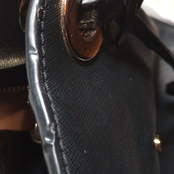 Michael Kors Walsh Shoulder Bag - Picture 9 of 9